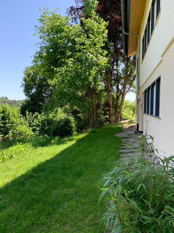 Moderne Wohnung Im Gruenen Mit Privatem Garten Donaueschingen Esterno foto